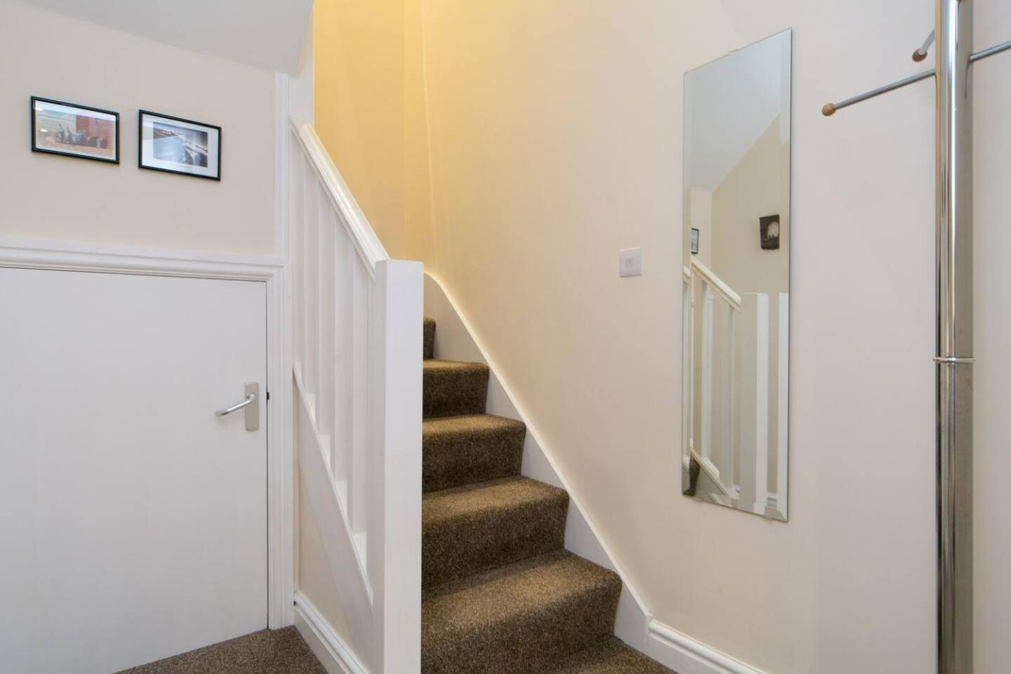 Pass The Keys Hafan Stylish 2 Bedroom Sea View Apartment Pwllheli Bagian luar foto