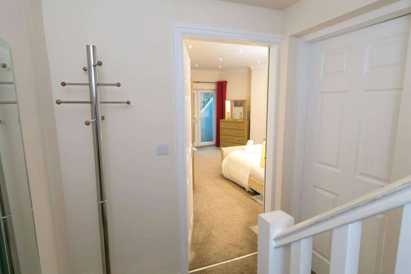 Pass The Keys Hafan Stylish 2 Bedroom Sea View Apartment Pwllheli Bagian luar foto