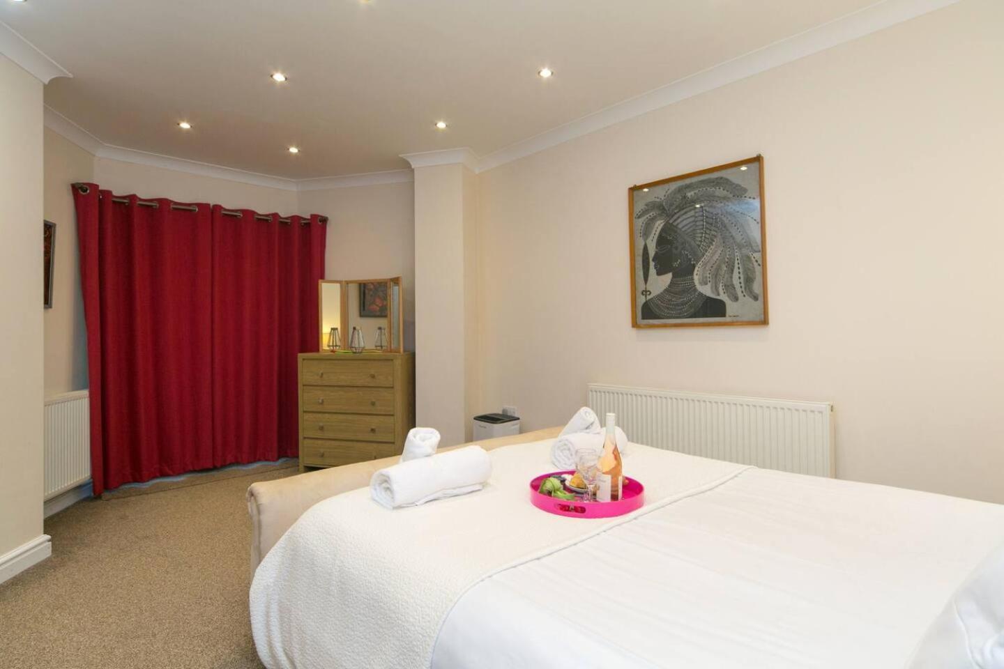 Pass The Keys Hafan Stylish 2 Bedroom Sea View Apartment Pwllheli Bagian luar foto